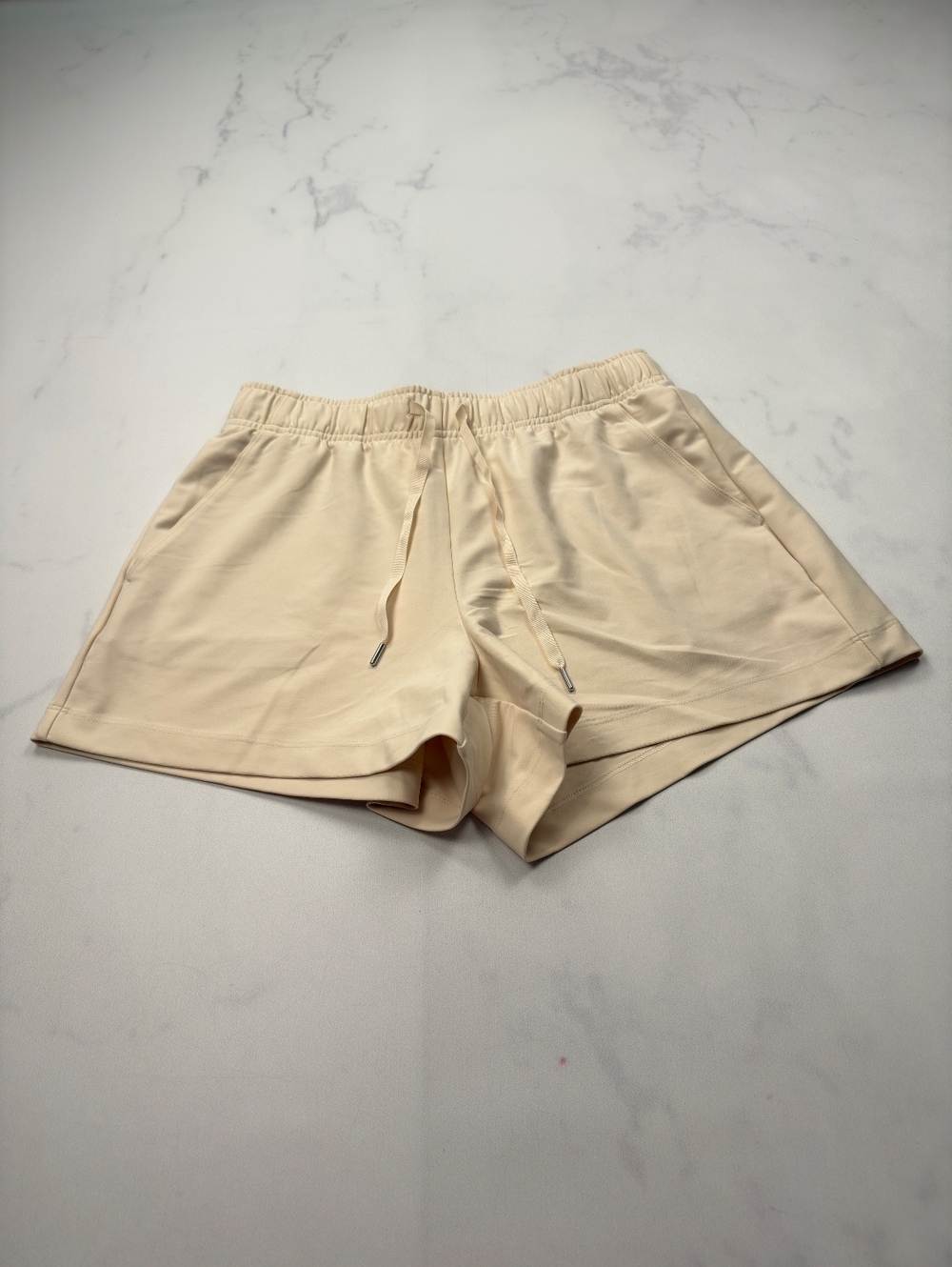 Old Navy Athletic Shorts Cream 2010s Minimalist - Womens M